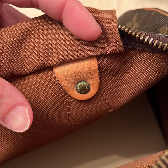 Louis Vuitton Monogram Handbag - Picture 14 of 16